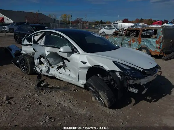 5YJ3E1EA1PF430718 2023 TESLA MODEL 3 - Image 1