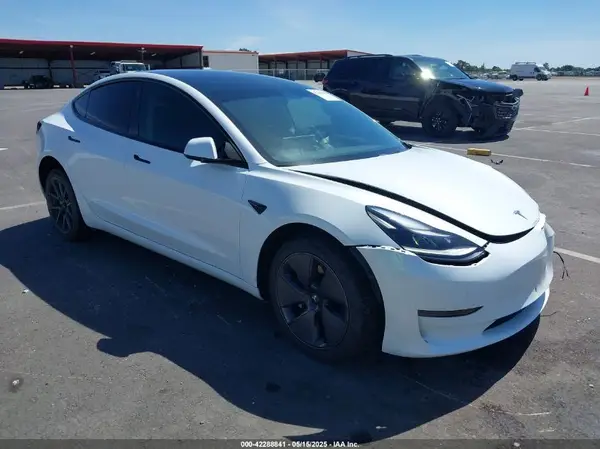 5YJ3E1EA1PF431772 2023 TESLA MODEL 3 - Image 1