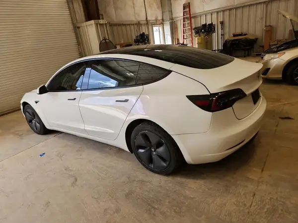 5YJ3E1EA1PF435160 2023 TESLA MODEL 3 - Image 2
