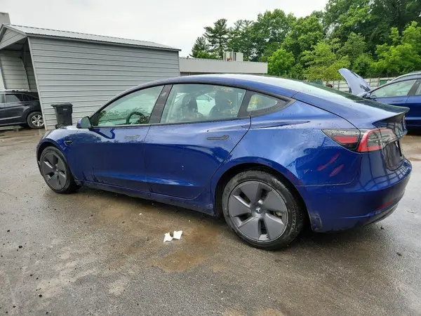 5YJ3E1EA1PF435210 2023 TESLA MODEL 3 - Image 2