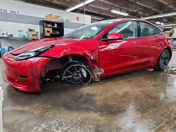 5YJ3E1EA1PF437068 2023 TESLA MODEL 3 - Image 1