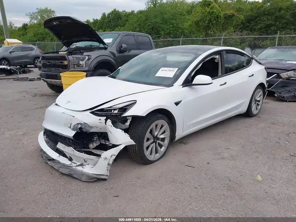 5YJ3E1EA1PF438382 2023 TESLA MODEL 3 - Image 2