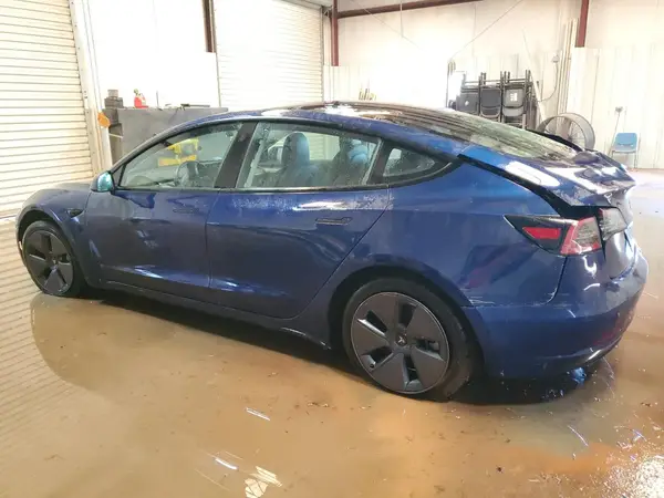 5YJ3E1EA1PF447342 2023 TESLA MODEL 3 - Image 2