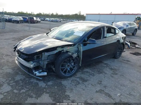 5YJ3E1EA1PF452573 2023 TESLA MODEL 3 - Image 2