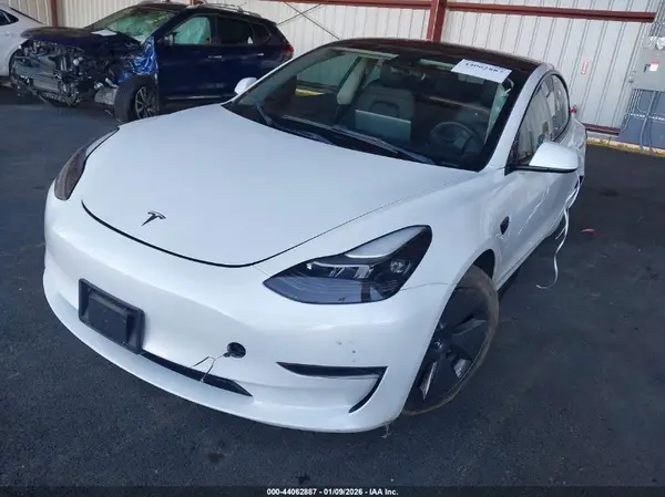 5YJ3E1EA1PF452668 2023 TESLA MODEL 3 - Image 2