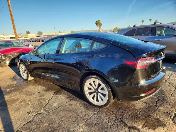 5YJ3E1EA1PF456221 2023 TESLA MODEL 3 - Image 2