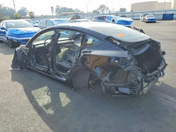 5YJ3E1EA1PF456882 2023 TESLA MODEL 3 - Image 2