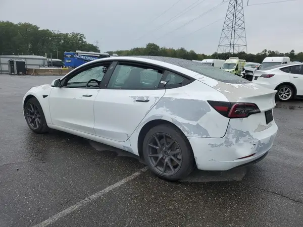 5YJ3E1EA1PF458440 2023 TESLA MODEL 3 - Image 2
