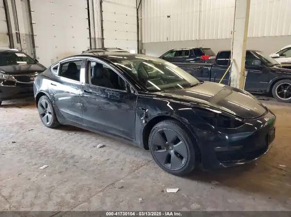5YJ3E1EA1PF458888 2023 TESLA MODEL 3 - Image 1