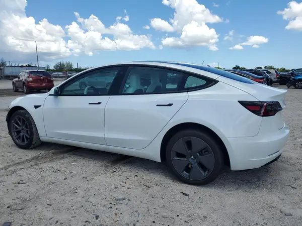 5YJ3E1EA1PF462553 2023 TESLA MODEL 3 - Image 2