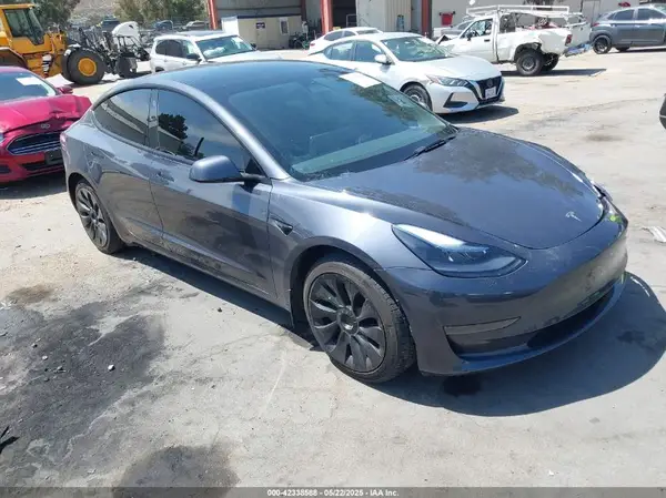 5YJ3E1EA1PF464013 2023 TESLA MODEL 3 - Image 1