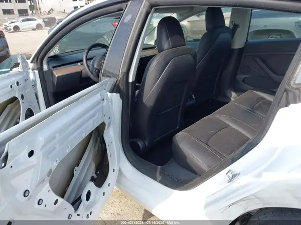 5YJ3E1EA1PF467381 2023 TESLA MODEL 3 - Image 8