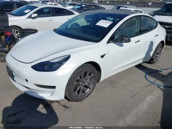 5YJ3E1EA1PF472774 2023 TESLA MODEL 3 - Image 2