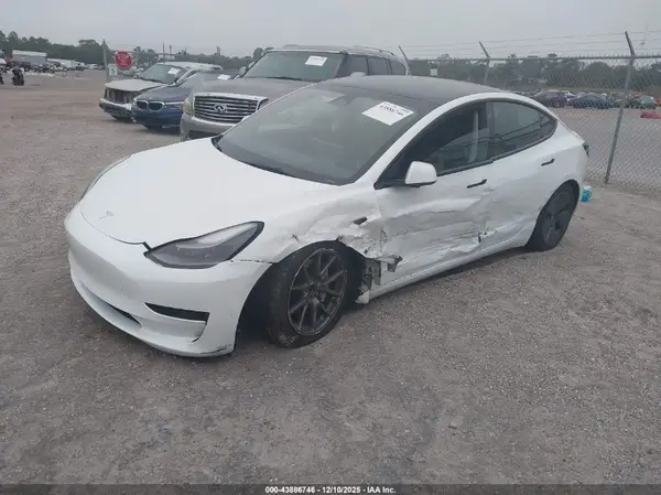 5YJ3E1EA1PF479921 2023 TESLA MODEL 3 - Image 2