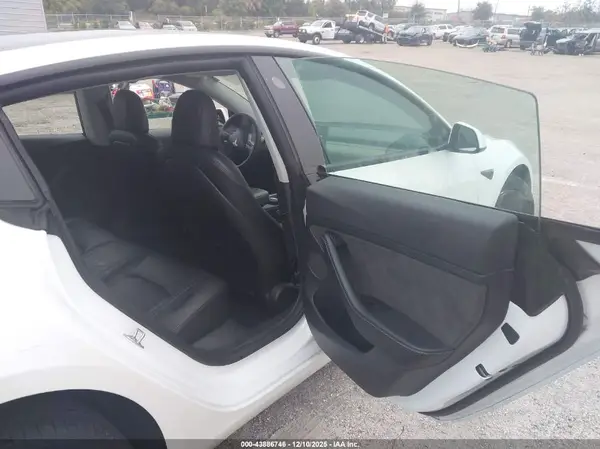 5YJ3E1EA1PF479921 2023 TESLA MODEL 3 - Image 8