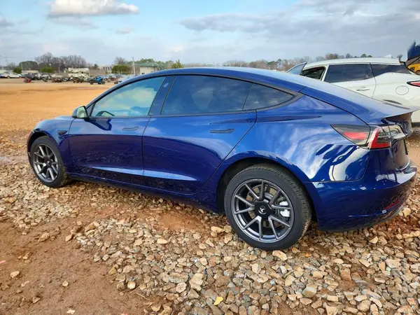 5YJ3E1EA1PF489137 2023 TESLA MODEL 3 - Image 2