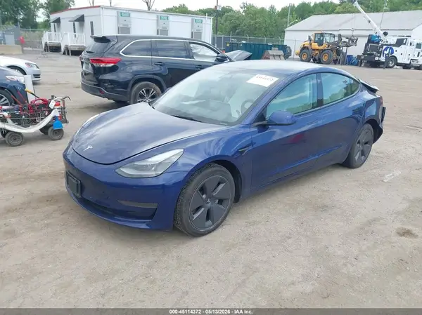 5YJ3E1EA1PF490384 2023 TESLA MODEL 3 - Image 2