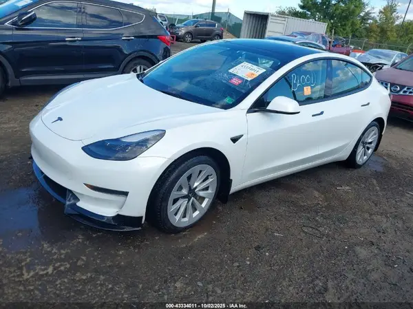 5YJ3E1EA1PF492555 2023 TESLA MODEL 3 - Image 2