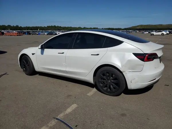 5YJ3E1EA1PF493477 2023 TESLA MODEL 3 - Image 2