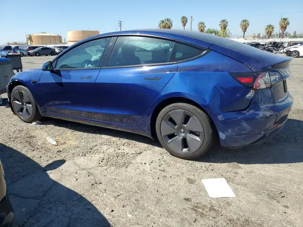 5YJ3E1EA1PF498095 2023 TESLA MODEL 3 - Image 2
