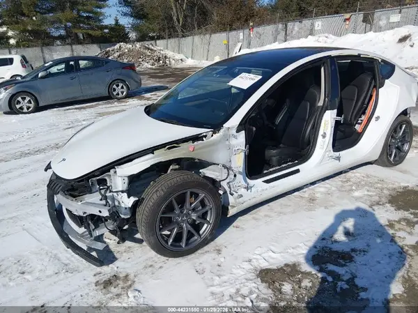 5YJ3E1EA1PF505420 2023 TESLA MODEL 3 - Image 2