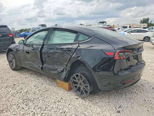 5YJ3E1EA1PF512688 2023 TESLA MODEL 3 - Image 2