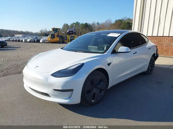 5YJ3E1EA1PF512898 2023 TESLA MODEL 3 - Image 2