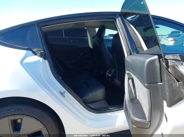 5YJ3E1EA1PF549725 2023 TESLA MODEL 3 - Image 8