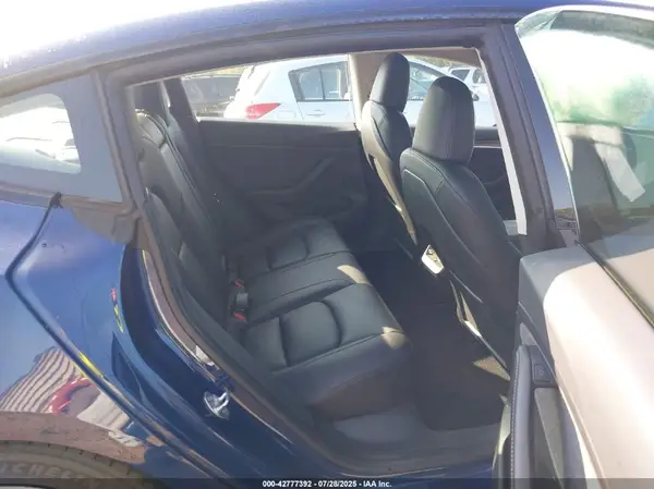 5YJ3E1EA1PF555623 2023 TESLA MODEL 3 - Image 8