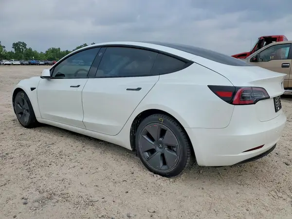 5YJ3E1EA1PF556674 2023 TESLA MODEL 3 - Image 2