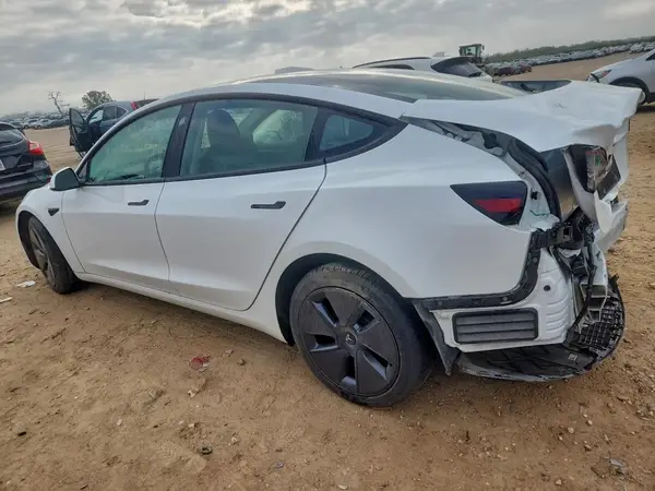 5YJ3E1EA1PF566993 2023 TESLA MODEL 3 - Image 2