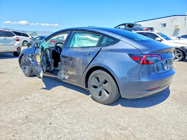 5YJ3E1EA1PF567240 2023 TESLA MODEL 3 - Image 2