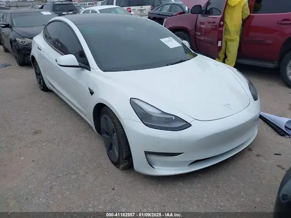 5YJ3E1EA1PF567383 2023 TESLA MODEL 3 - Image 1