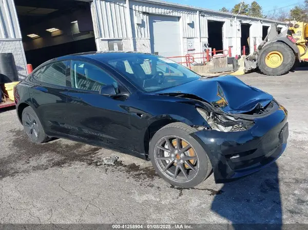 5YJ3E1EA1PF568369 2023 TESLA MODEL 3 - Image 1