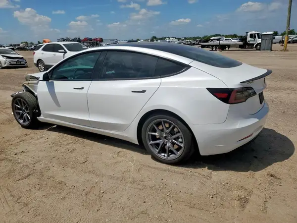 5YJ3E1EA1PF573605 2023 TESLA MODEL 3 - Image 2