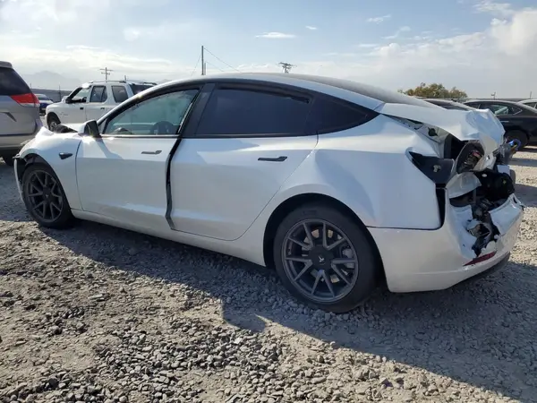 5YJ3E1EA1PF587181 2023 TESLA MODEL 3 - Image 2