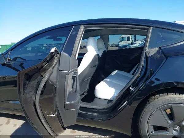 5YJ3E1EA1PF592526 2023 TESLA MODEL 3 - Image 8