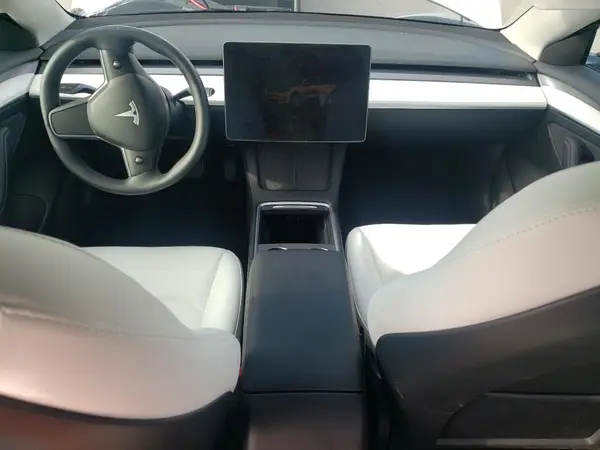 5YJ3E1EA1PF604223 2023 TESLA MODEL 3 - Image 8