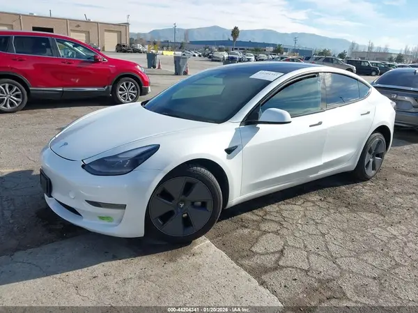 5YJ3E1EA1PF606005 2023 TESLA MODEL 3 - Image 2