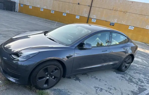 5YJ3E1EA1PF607137 2023 TESLA MODEL 3 - Image 2