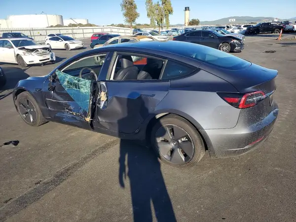 5YJ3E1EA1PF613990 2023 TESLA MODEL 3 - Image 2