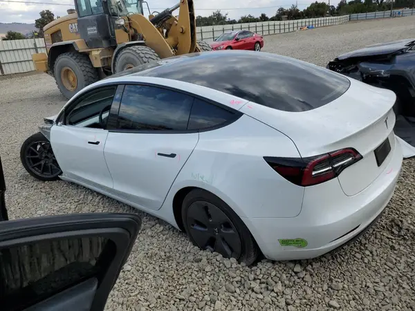 5YJ3E1EA1PF614668 2023 TESLA MODEL 3 - Image 2