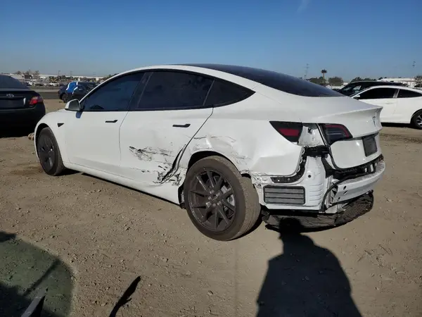 5YJ3E1EA1PF616811 2023 TESLA MODEL 3 - Image 2