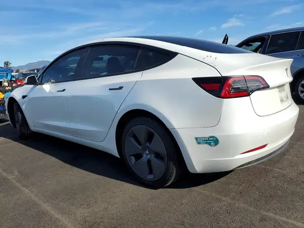 5YJ3E1EA1PF620311 2023 TESLA MODEL 3 - Image 2