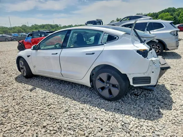 5YJ3E1EA1PF621426 2023 TESLA MODEL 3 - Image 2