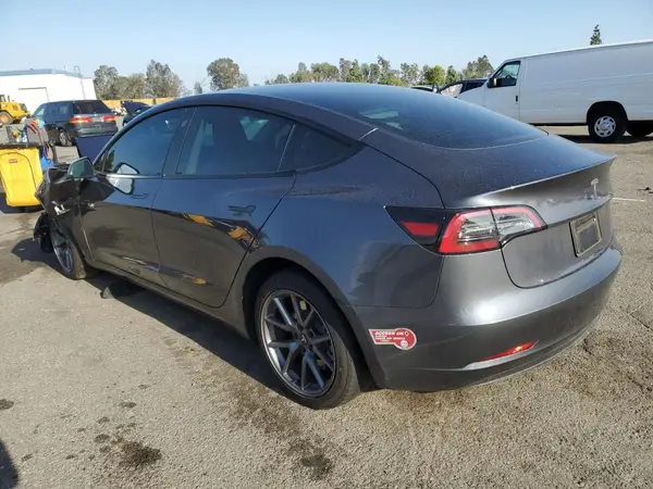 5YJ3E1EA1PF624519 2023 TESLA MODEL 3 - Image 2