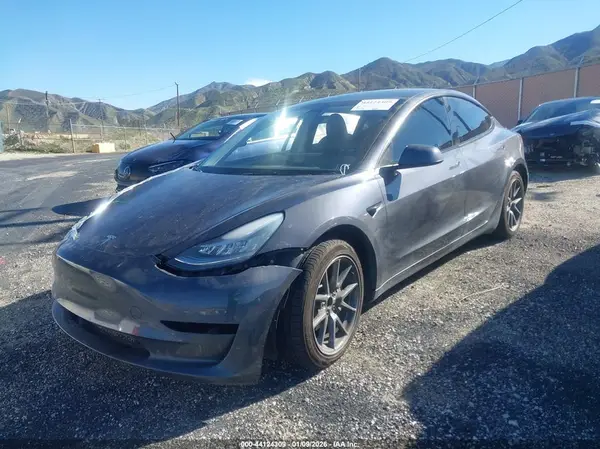 5YJ3E1EA1PF624598 2023 TESLA MODEL 3 - Image 2
