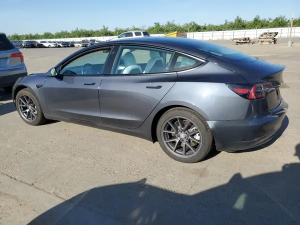 5YJ3E1EA1PF638310 2023 TESLA MODEL 3 - Image 2