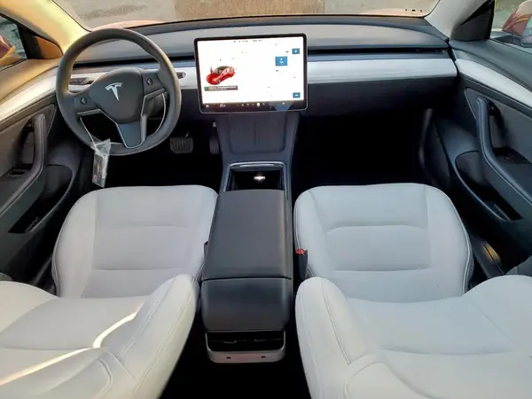 5YJ3E1EA1PF638940 2023 TESLA MODEL 3 - Image 8
