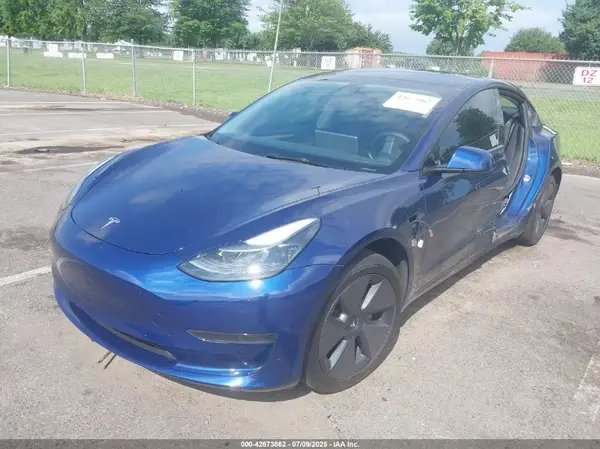 5YJ3E1EA1PF644107 2023 TESLA MODEL 3 - Image 2